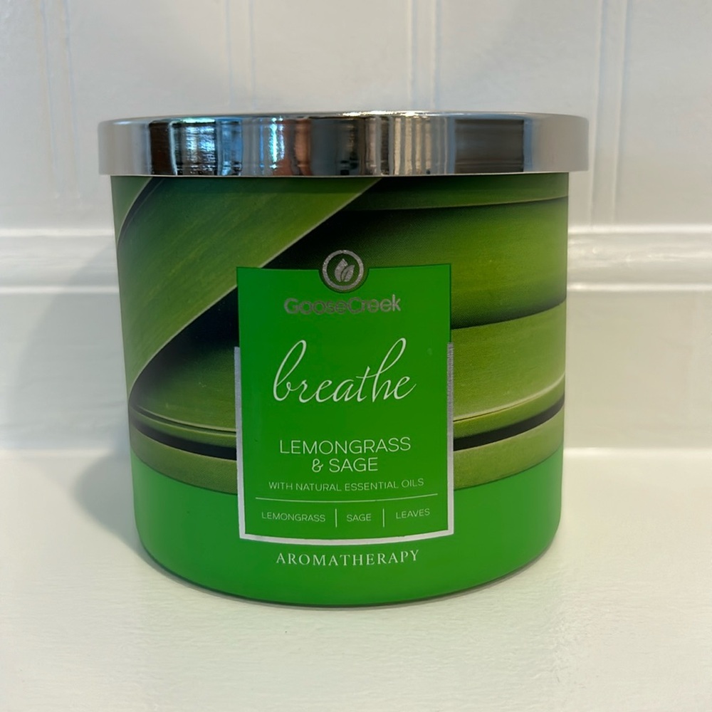 Goose Creek ‘breathe’ Lemongrass and Sage candle 🕯️